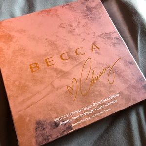 Becca x Chrissy Teigen Glow Face Palette